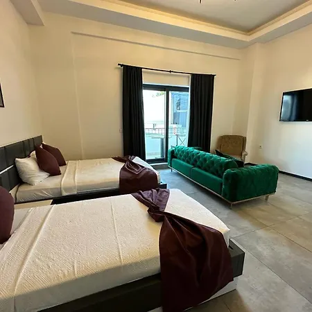 Wb Weekend Aparthotel