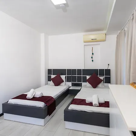 Wb Weekend Aparthotel 4*