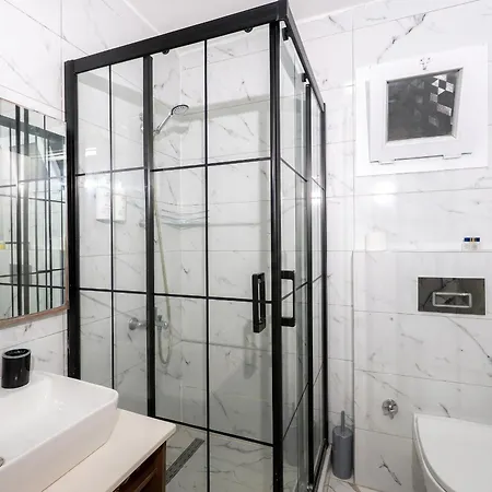 Wb Weekend Aparthotel 4*