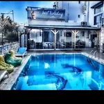 Wb Weekend Aparthotel 4*