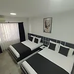 Wb Weekend Aparthotel 4*