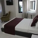 Wb Weekend Aparthotel