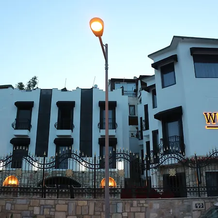 Wb Weekend Aparthotel 4*